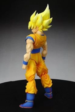 Dragonball Z - Super Saiyan Son Goku FiguArts Figur 9 Dragonball Z - Super Saiyan Son Goku FiguArts Figur -FUNKO Store 3fb50c3d8723432f7c8026419fcad4c5744670cc9c5f11f503b22fe312c044dc