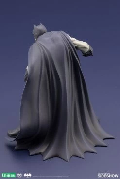 Kotobukiya DC Comics - Batman Hush - ARTFX+ Statue -FUNKO Store 8e02fe522d2d1ae941fd0c98cb7317a8b70a038dd41bc27f00e082f1eff73cd4