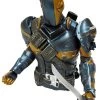 Monogram Batman: Arkham Origins - Deathstroke PX Bust Bank - Spardose -FUNKO Store 9a43fa170b82bb95f7003bf6f984b8b2ffb6cf0d6a97800c8bde73e6425e11b1