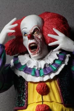 NECA IT - Ultimate Pennywise Actionfigur (1990 Miniseries) -FUNKO Store fae626fa39271c5ecb9581a03e0b5d9d2de51501d04a913ade71bd9dfd92f5ac