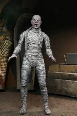 NECA Universal Monsters Figur- Ultimate Mummy (Color) -FUNKO Store mummy2 scaled 1